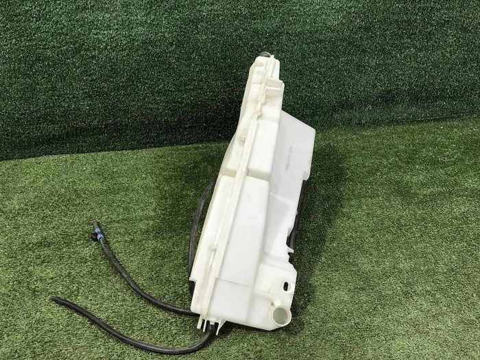 Бачок омывателя Range Rover Sport 2 L494 (2013-2022)