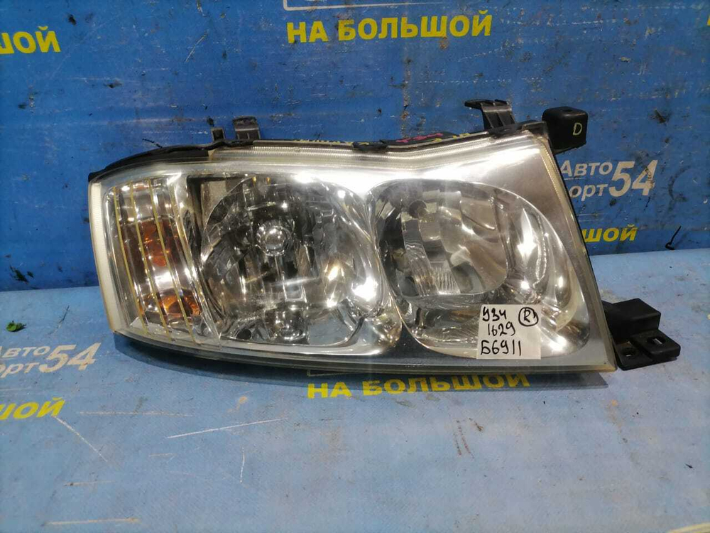 Фара передняя правая NISSAN CEDRIC 1999-2001