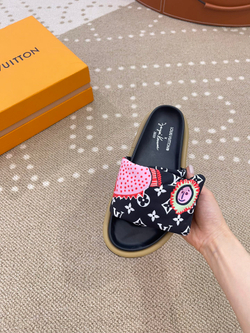 Louis Vuitton Pool Pillow Flat Comfort Mule