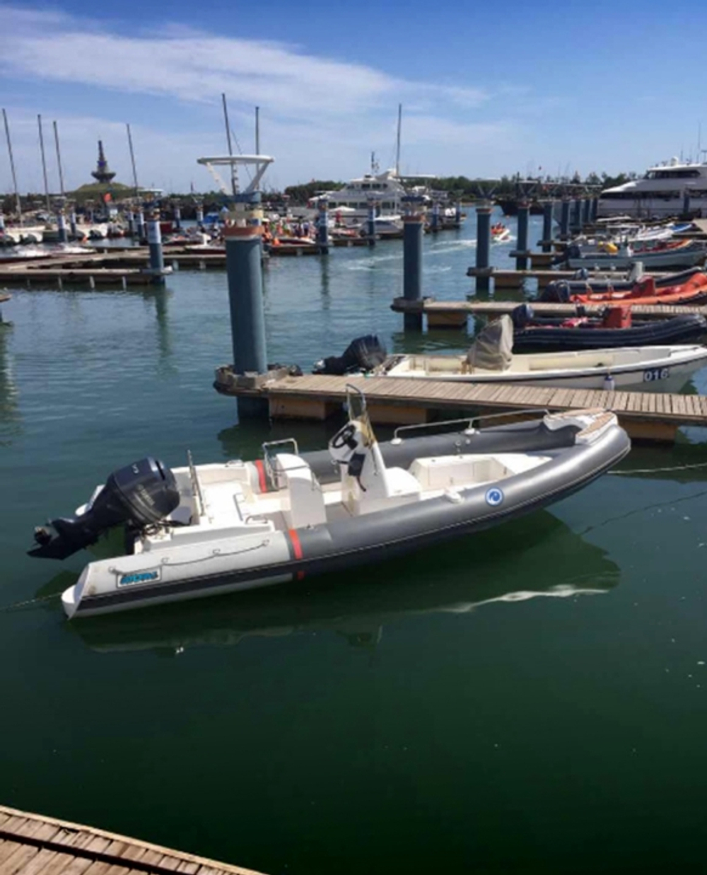 Лодка РИБ STORMLINE RIB680A