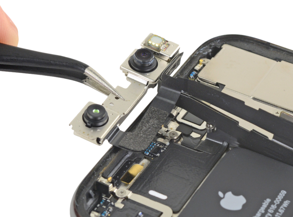 Замена микрофона (основной камеры) на iPhone 11 Pro