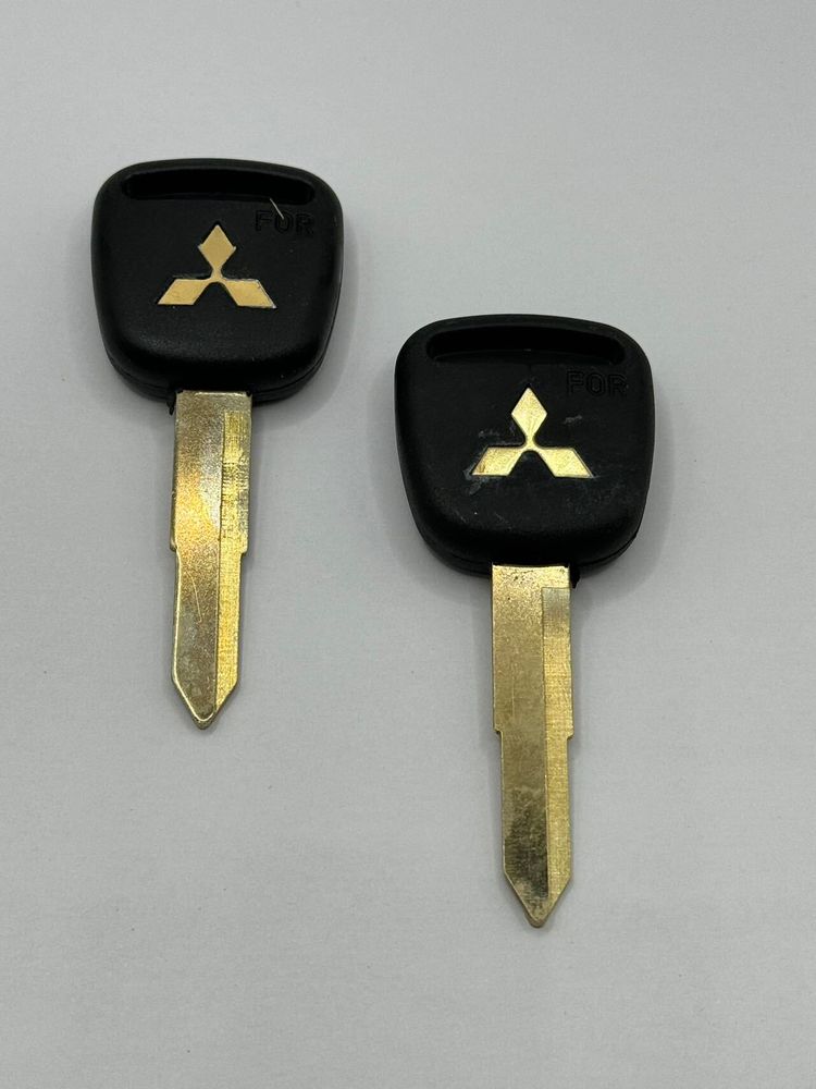 Заготовка автомобильного ключа MITSUBISHI MIT15P_MIT14P77_MIT15AP_MS7AP пл. лого. зол 14526