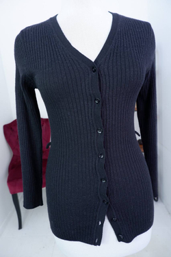 Кардиган из Великобритании с мериносовой шерстью в составе 42-44 размер, нет пояса в комплекте