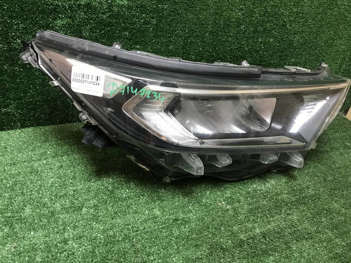 Фара правая Toyota RAV4 5 XA50 (18-нв) LED