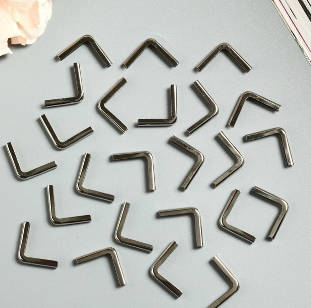 Уголок для альбома металл серебро 2х2,9х0,4 см