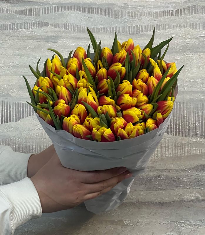 Тюльпаны 51 на 8 Марта