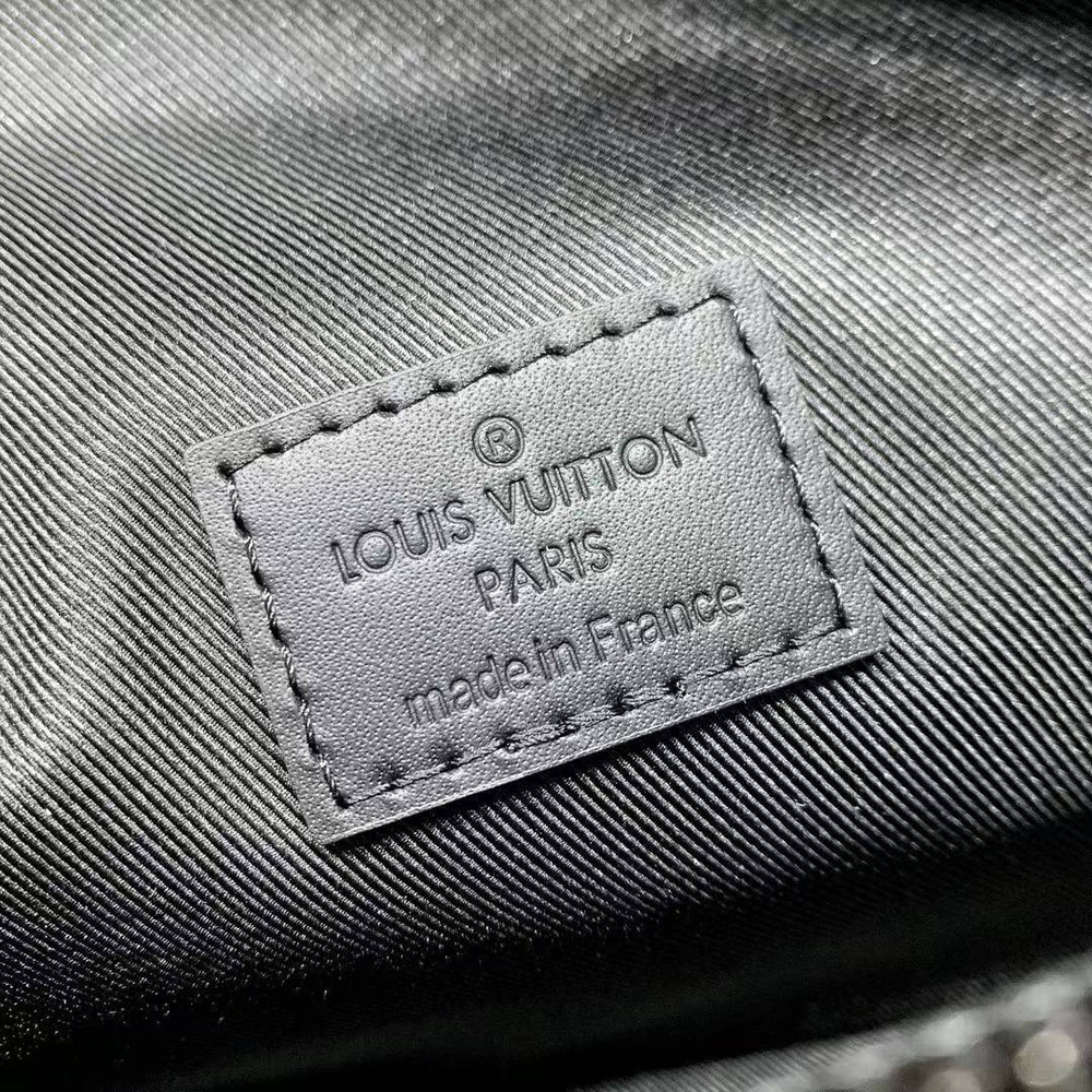 Сумка-мессенджер Louis Vuitton