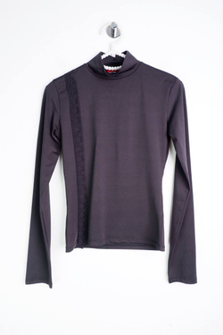 Водолазка обтягивающая, визуально на 40 размер