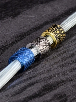 Бусины цветные «Паутина» из нержавеющей стали с лазерной гравировкой