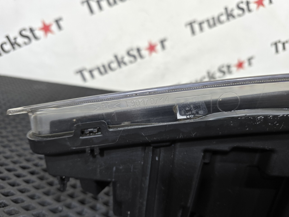 Фара противотуманная верхняя левая 2023г