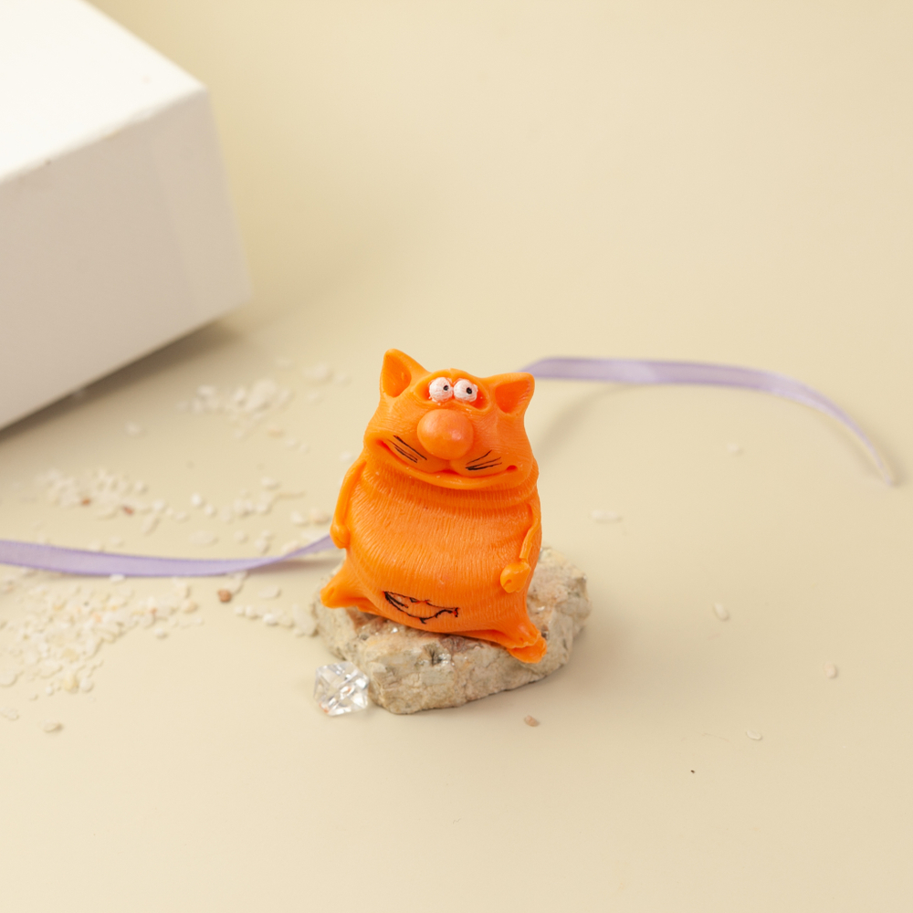 Кот с рыбкой