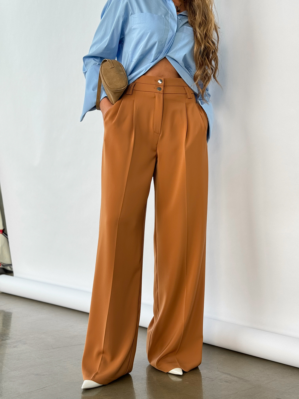 Брюки палаццо с защипами