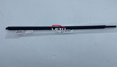 Уплотнитель стекла двери передней левой 68162-35060 6816235060