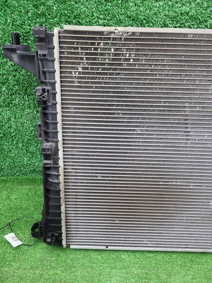 Радиатор охлаждения Audi A4 B9 (2015-н.в.)