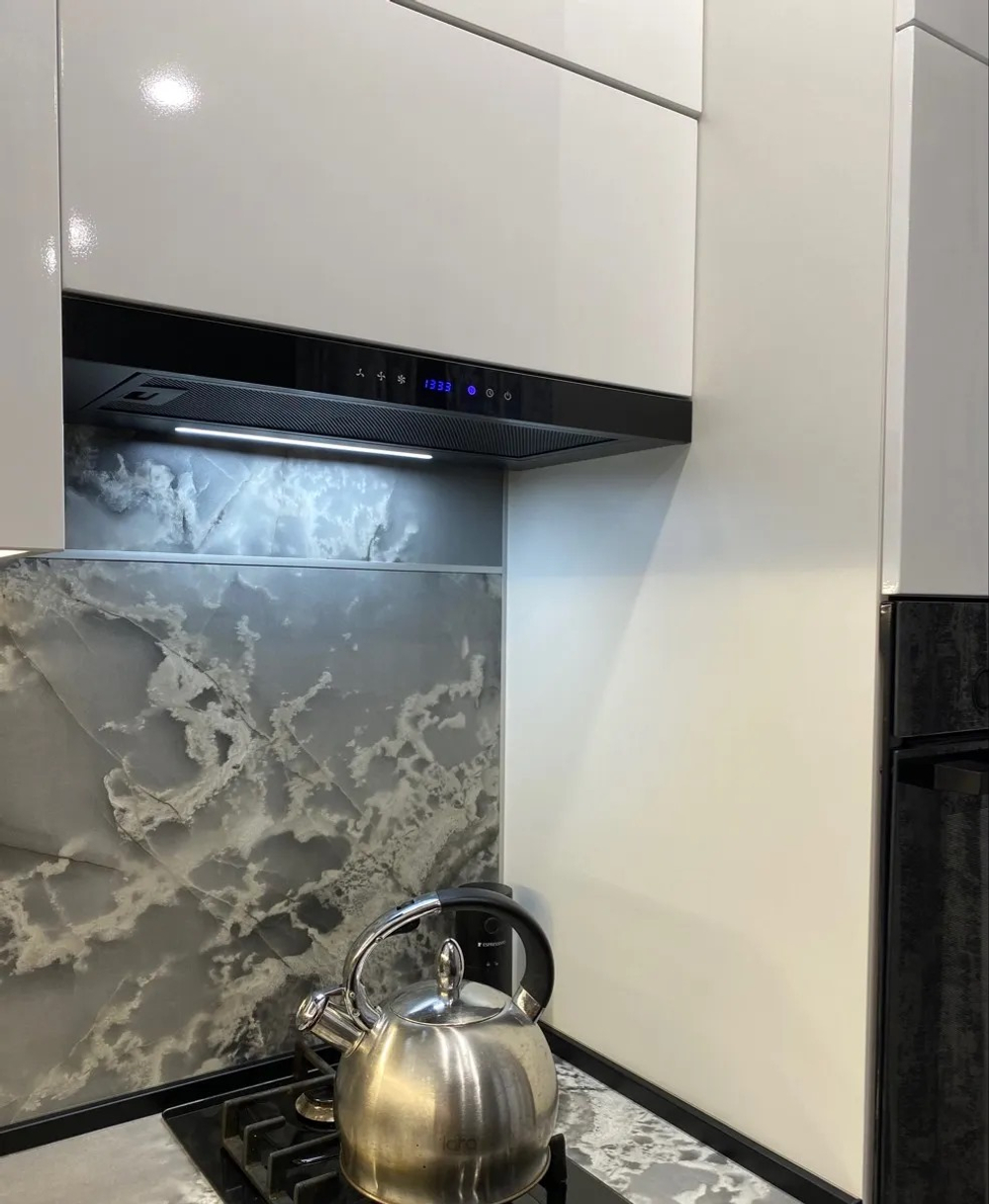 Вытяжка кухонная MACBI Perfa-60G-baf (GREY) серый, D150мм, 1200м3/ч, полновстраиваемая, мотор 230Ватт, стекло 60см, сенсорное управление + управление жестами