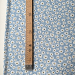 Вискоза (штапель) Ромашки на голубом фоне