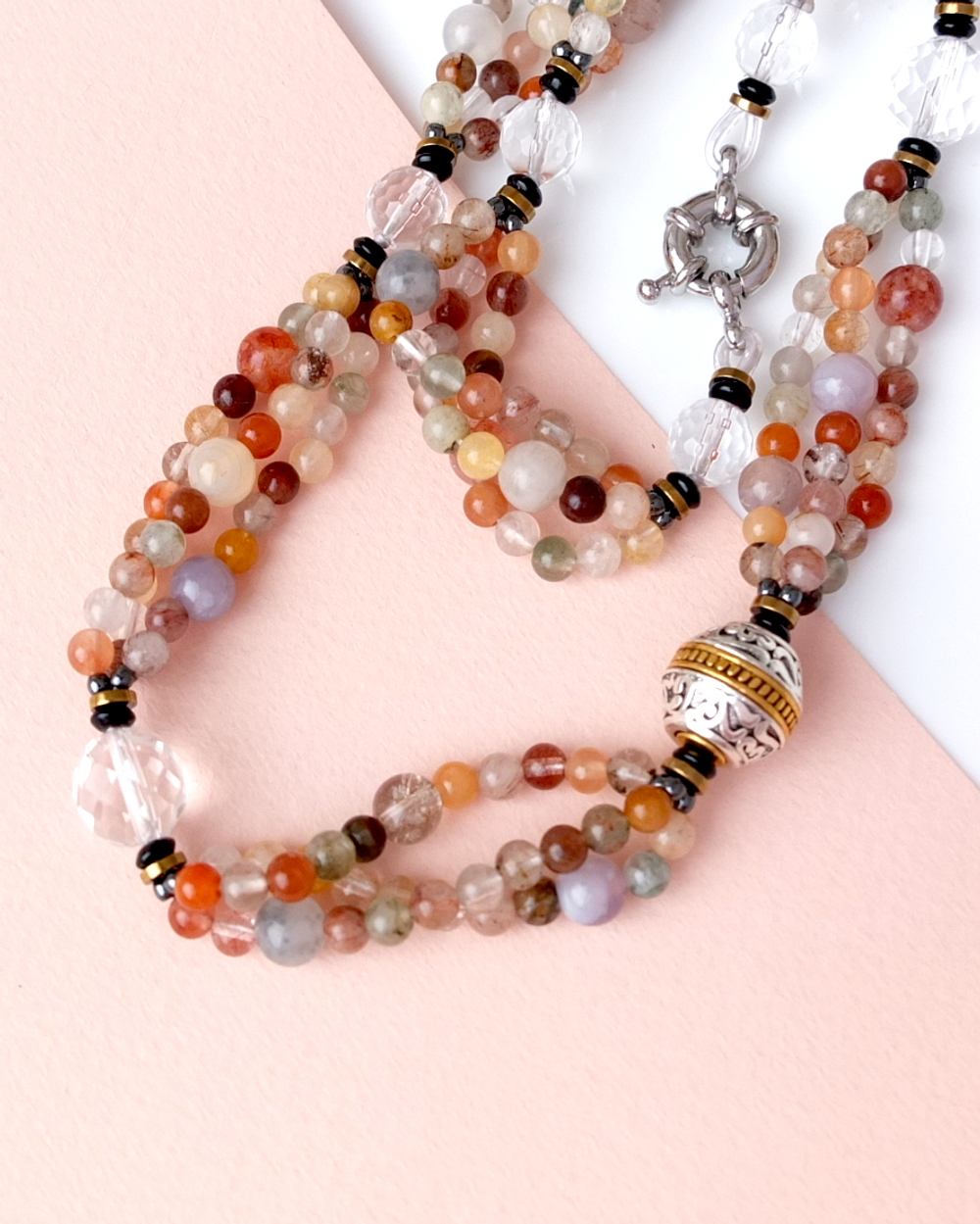 Бусы многоцветные из кварца