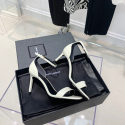 Saint Laurent Pumps