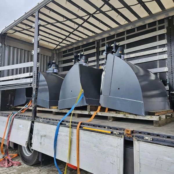 Поставка двух грейферов от немецкого производителя ATLAS в адрес крупной транспортной компании.