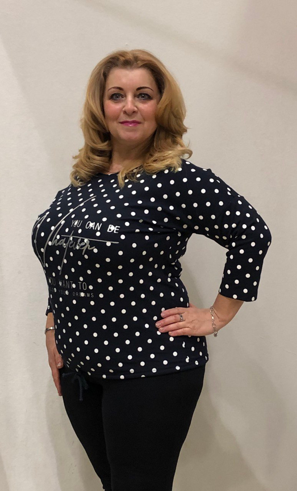 Темно-синий блузон из хлопка в горошек