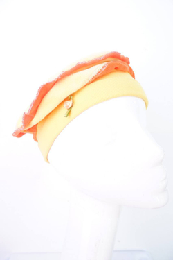 Шапочка яркая для малышки