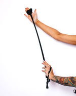 Черный стек Scandal из натуральной кожи с хлопушкой в форме сердца - 70 см. (Цвет: черный)