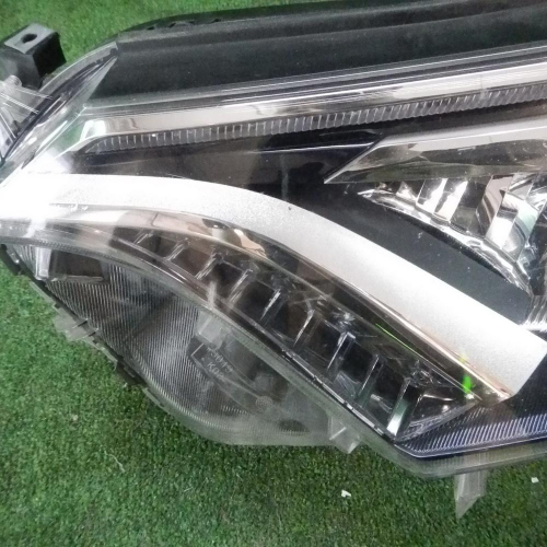 Фара левая Toyota Rav 4 CA40 (2015-2019) LED