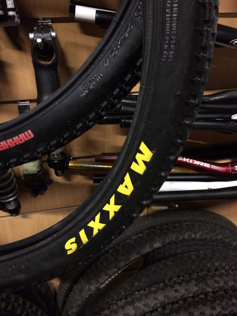 Велопокрышка Maxxis Holy Roller 26" 2.40