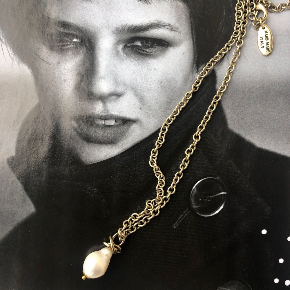 Цепь длинная тонкая с жемчужиной Цепь длинная тонкая с жемчужиной