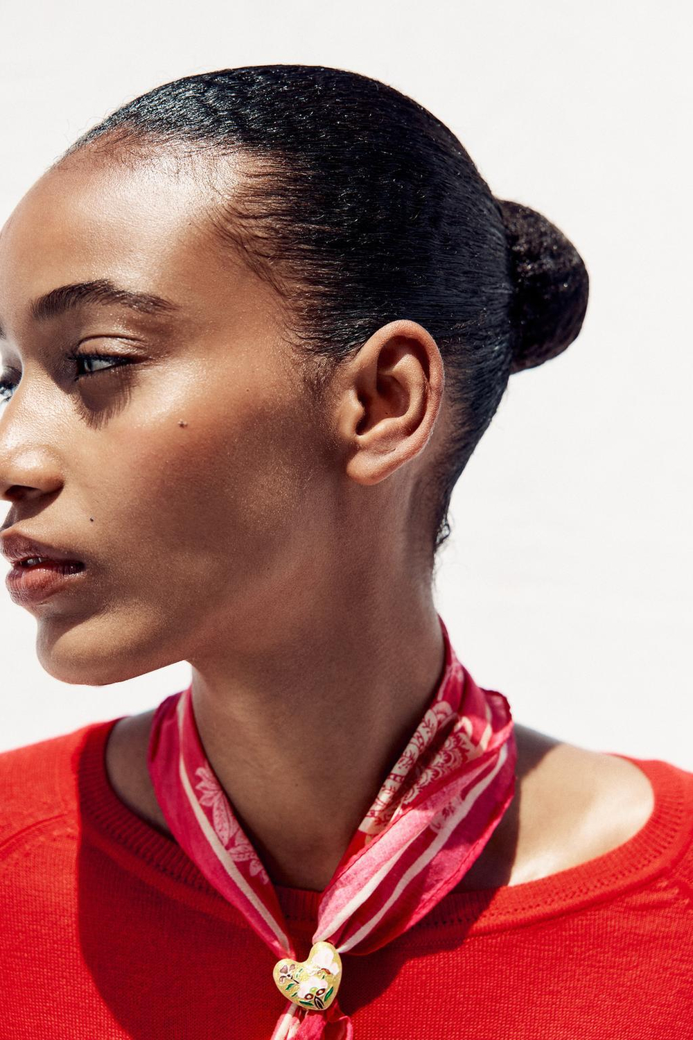 ZARA БАНДАНА ИЗ ТКАНИ С ПРИНТОМ С ДЕТАЛЬЮ «СЕРДЕЧКО», ЦВЕТ ФУКСИИ