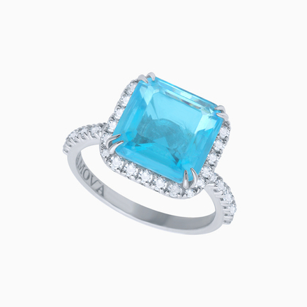 Серебряное кольцо с центральным аквамариновым кварцем и фианитами