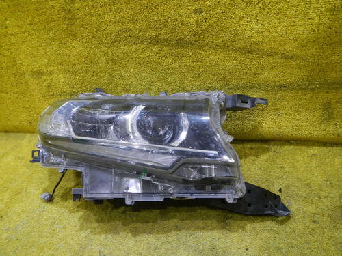 Битая Фара правая Toyota Land Cruiser Prado 150 (2017-н.в.) LED