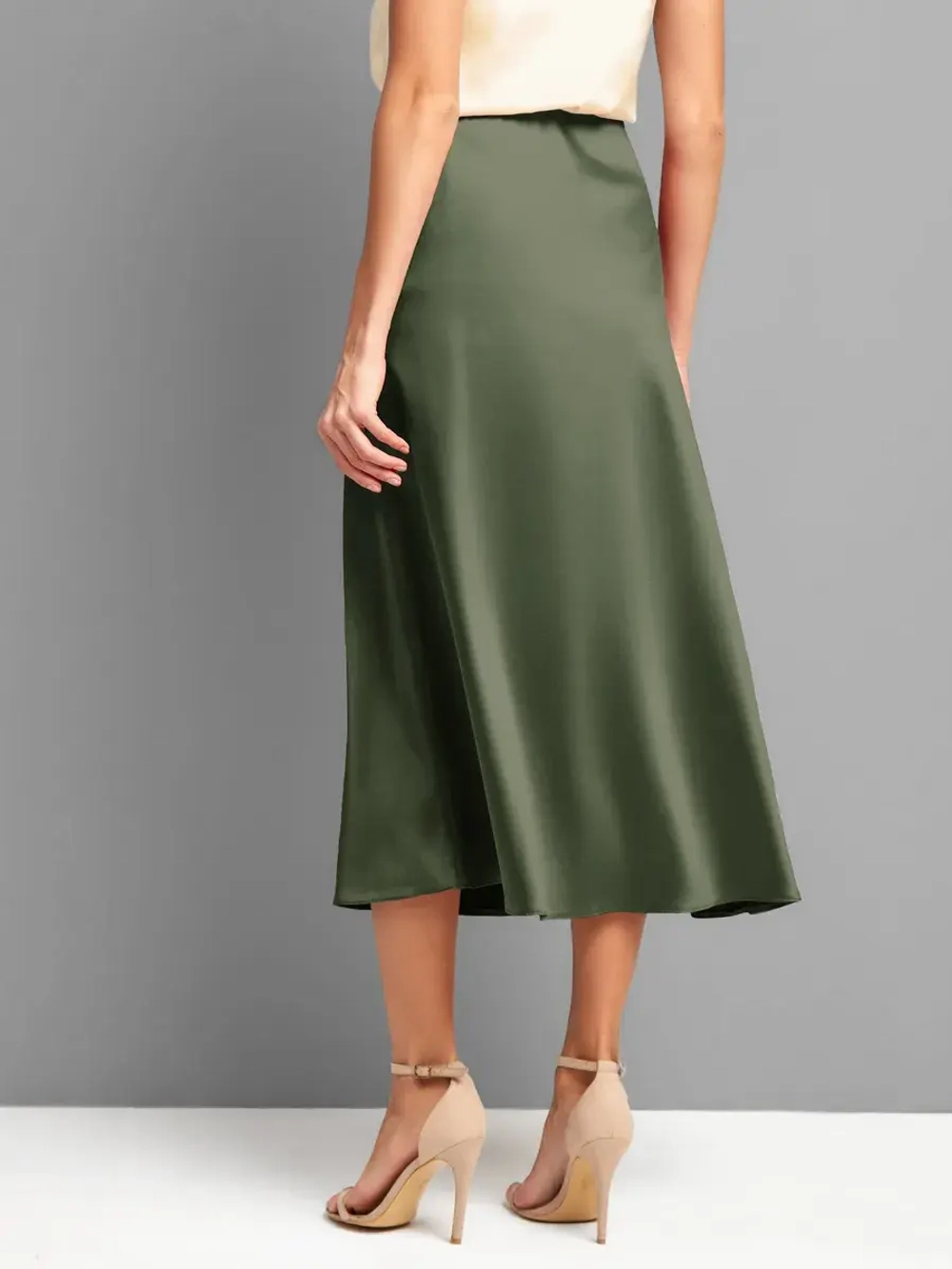 Весенняя юбка, хаки, атласная плотная , шелковая на резинке