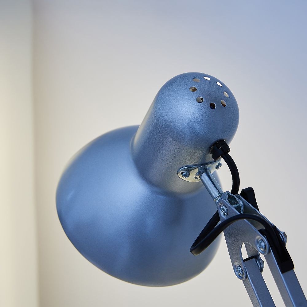 TLI-221 SILVER E27 Светильник настольный. Цоколь Е27. 60W. Механический выключатель. Серебристый. ТМ Uniel