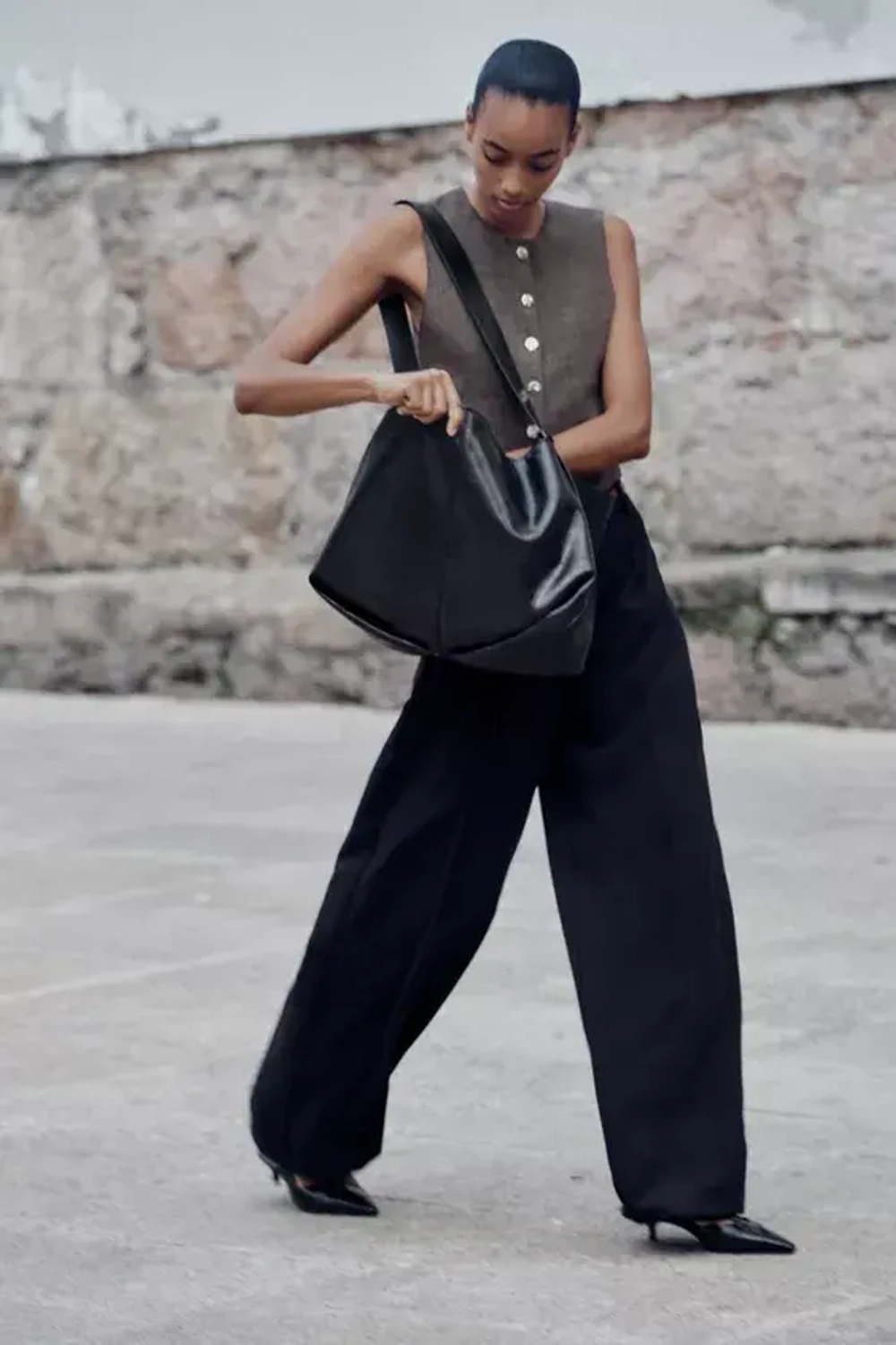 ZARA ЖИЛЕТ ИЗ ЭЛАСТИЧНОГО ТРИКОТАЖА С ПУГОВИЦАМИ, КОРИЧНЕВАТЫЙ