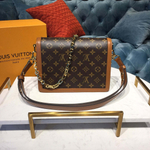 Louis Vuitton Dauphine MM