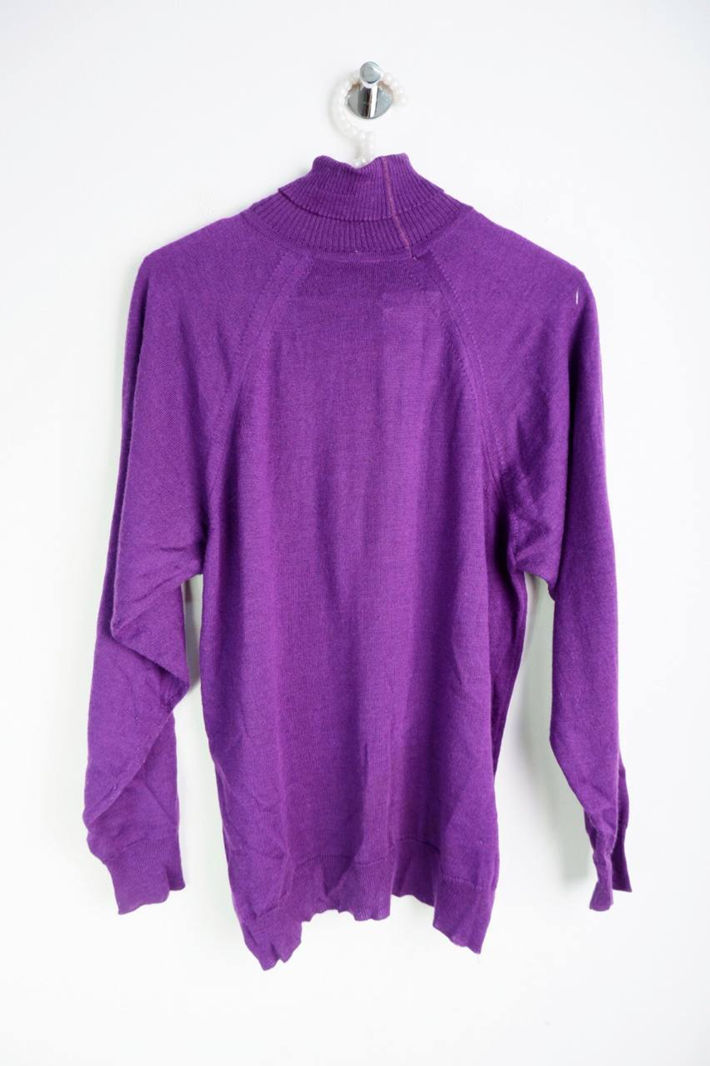 Джемпер стильного цвета, визуально на 48 размер