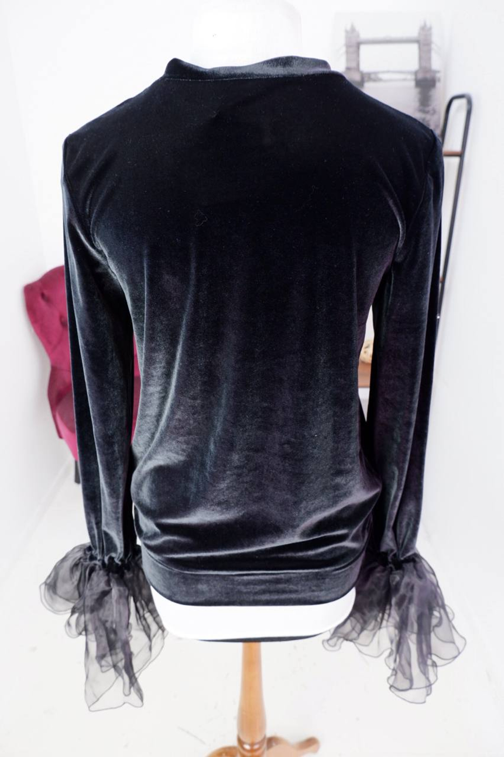 Блузка Aleksandra Kazakova стильная, маркировка S/M, визуально на 44/46 размер, новая