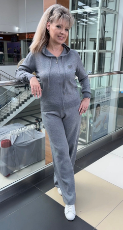 Серый теплый костюм с брюками палаццо