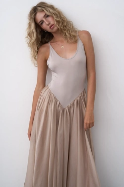 Платье-русалка бежевое