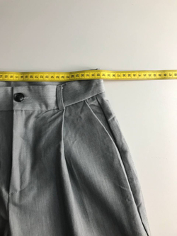 Брюки светло-серые, маркировка М, визуально на 46 размер