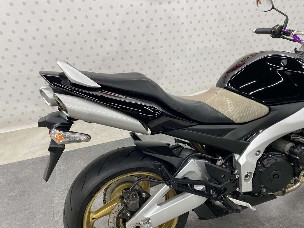 Suzuki GSR400 2006