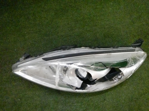 Битая Фара левая Mazda 5 CW (2010-2018) галоген