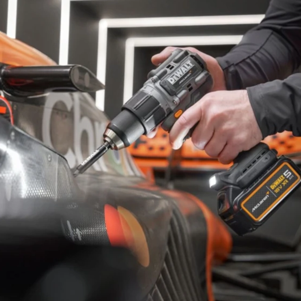 DeWalt McLaren Limited Edition DCD85MP2T аккумуляторный шуруповерт (2 x 5 Ач, ЗУ) DCD85MP2T-QW