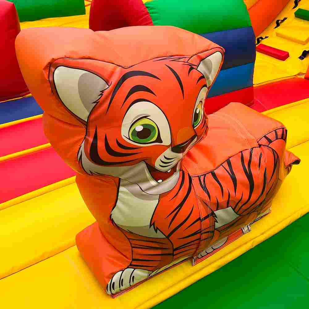 Коммерческий надувной батут «Сафари-Тигр» 10*9*8м, с двумя горками