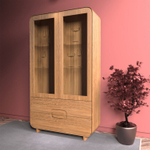 Шкаф-витрина из массива дуба Deo-2