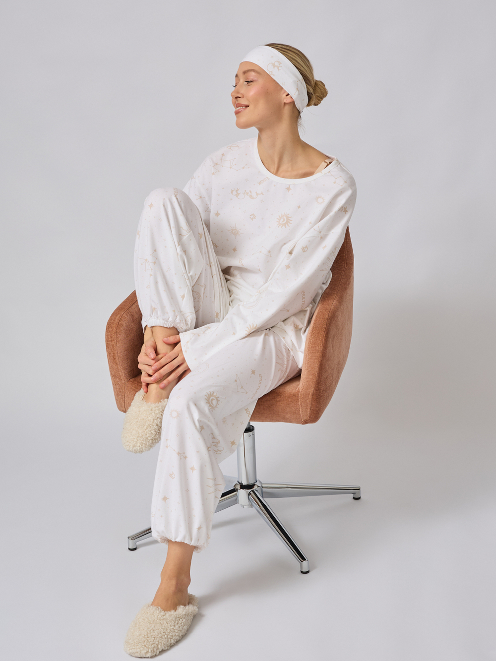 Пижама с брюками и лонгсливом "Зодиак"