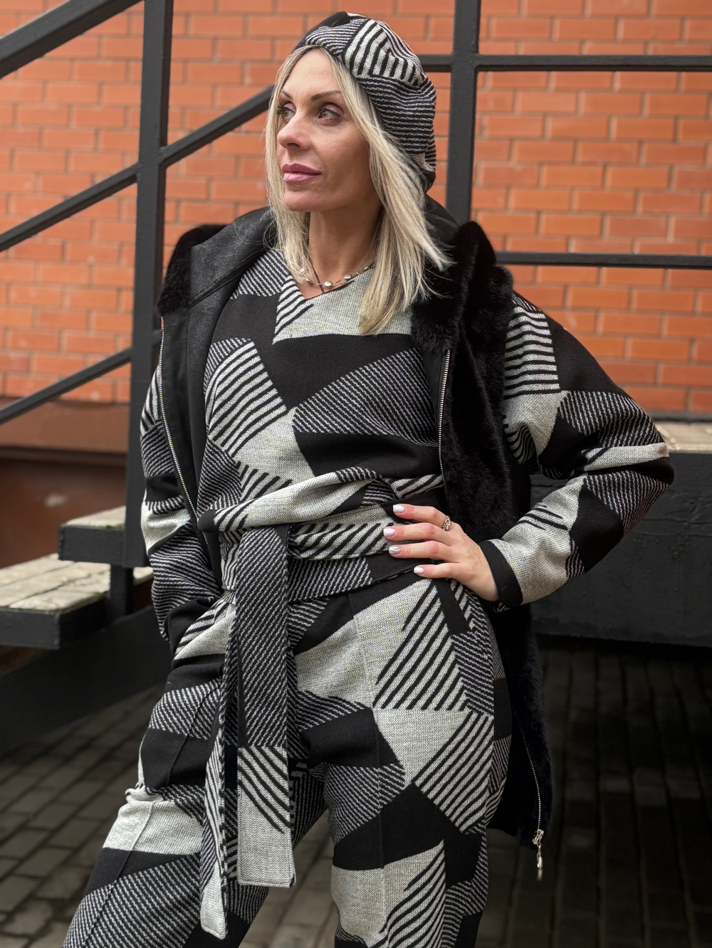 Лонг / геометрия / чб