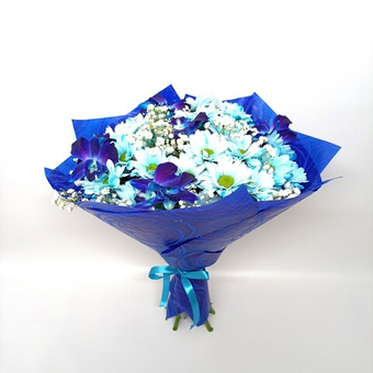 Букет из орхидей и хризантемы "Звездный вальс"