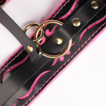 Черные кожаные оковы с розовой строчкой (Цвет: черный с розовым)